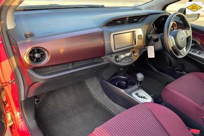 2016 Toyota Vitz - Thumbnail