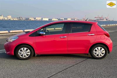 2016 Toyota Vitz - Thumbnail