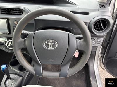 2017 Toyota Aqua - Thumbnail