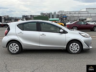 2017 Toyota Aqua - Thumbnail