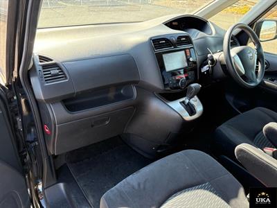 2015 Nissan Serena - Thumbnail