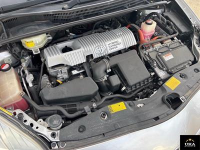 2014 Toyota Prius - Thumbnail