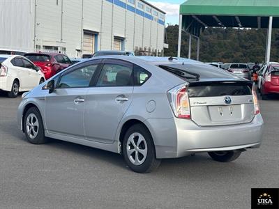 2014 Toyota Prius - Thumbnail