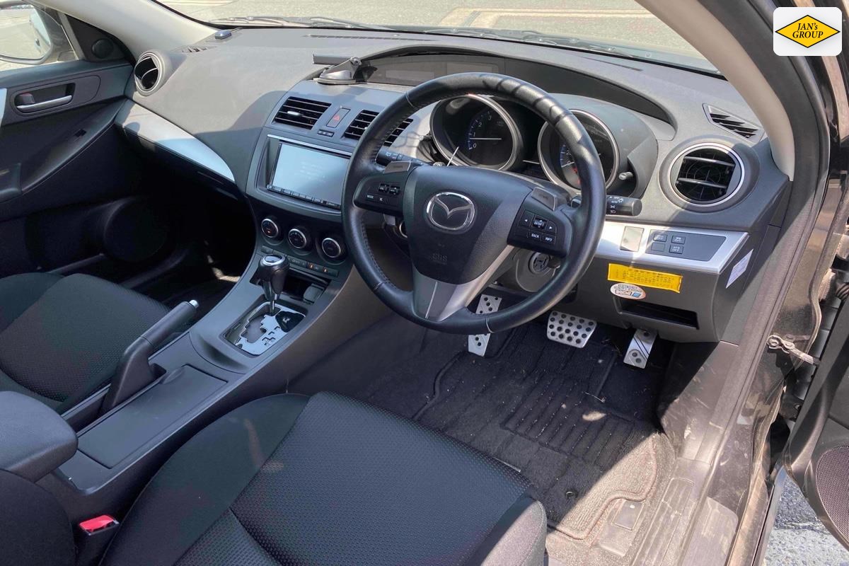 2012 Mazda Axela