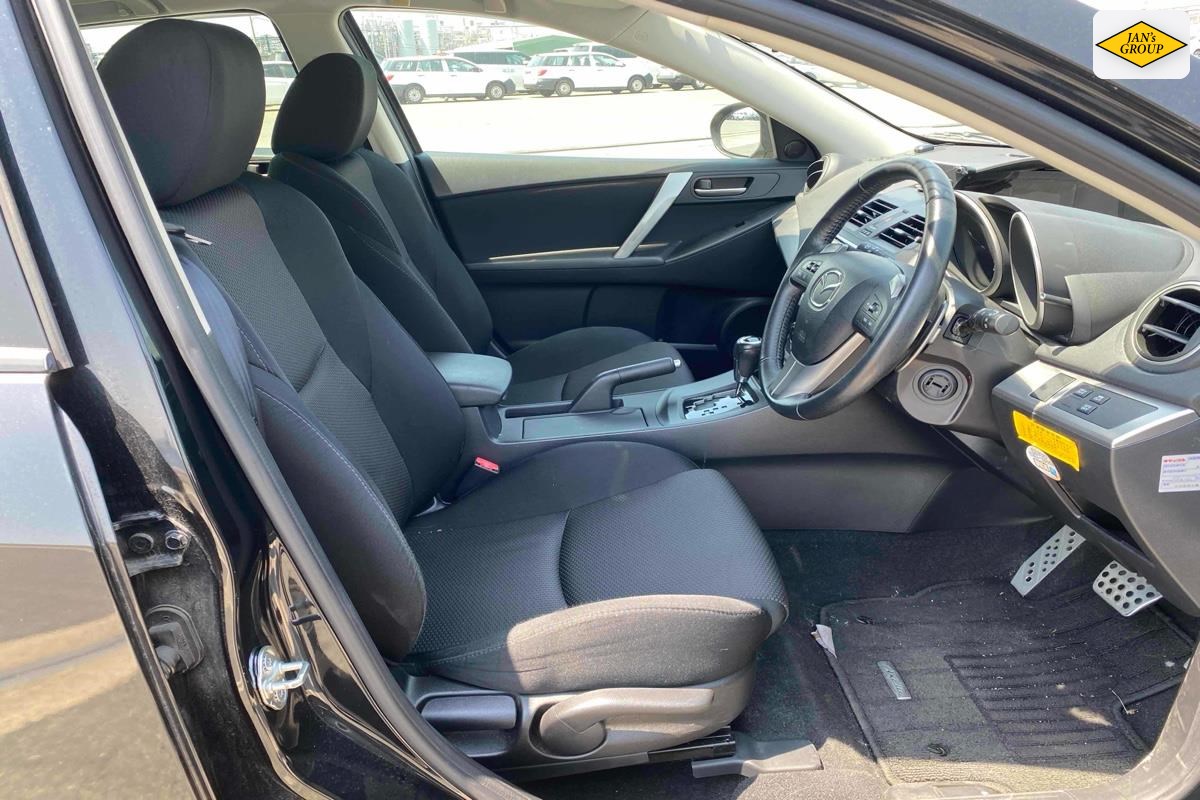 2012 Mazda Axela