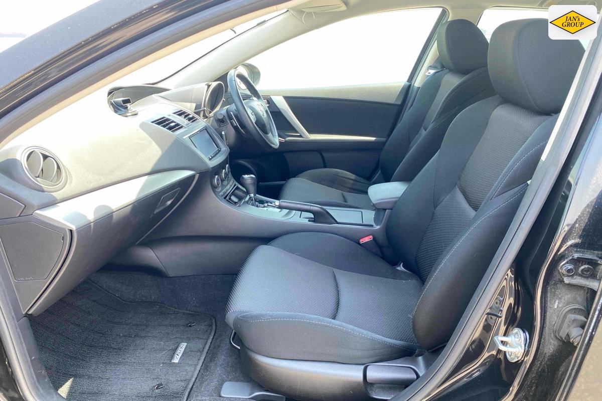 2012 Mazda Axela