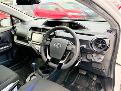 2018 Toyota Aqua - Thumbnail