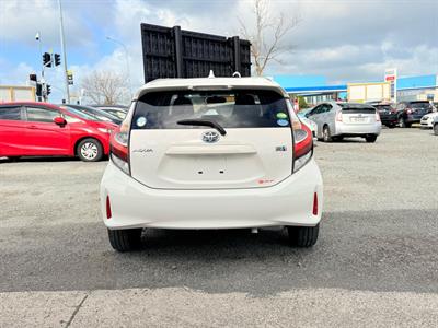 2018 Toyota Aqua - Thumbnail