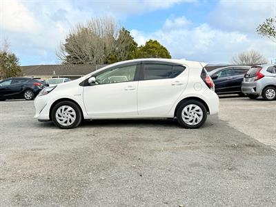 2018 Toyota Aqua - Thumbnail