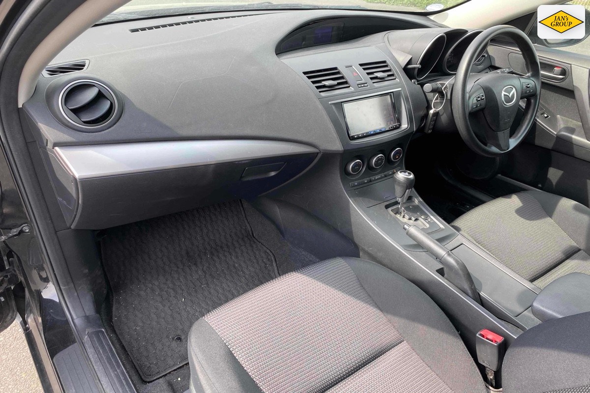 2012 Mazda Axela