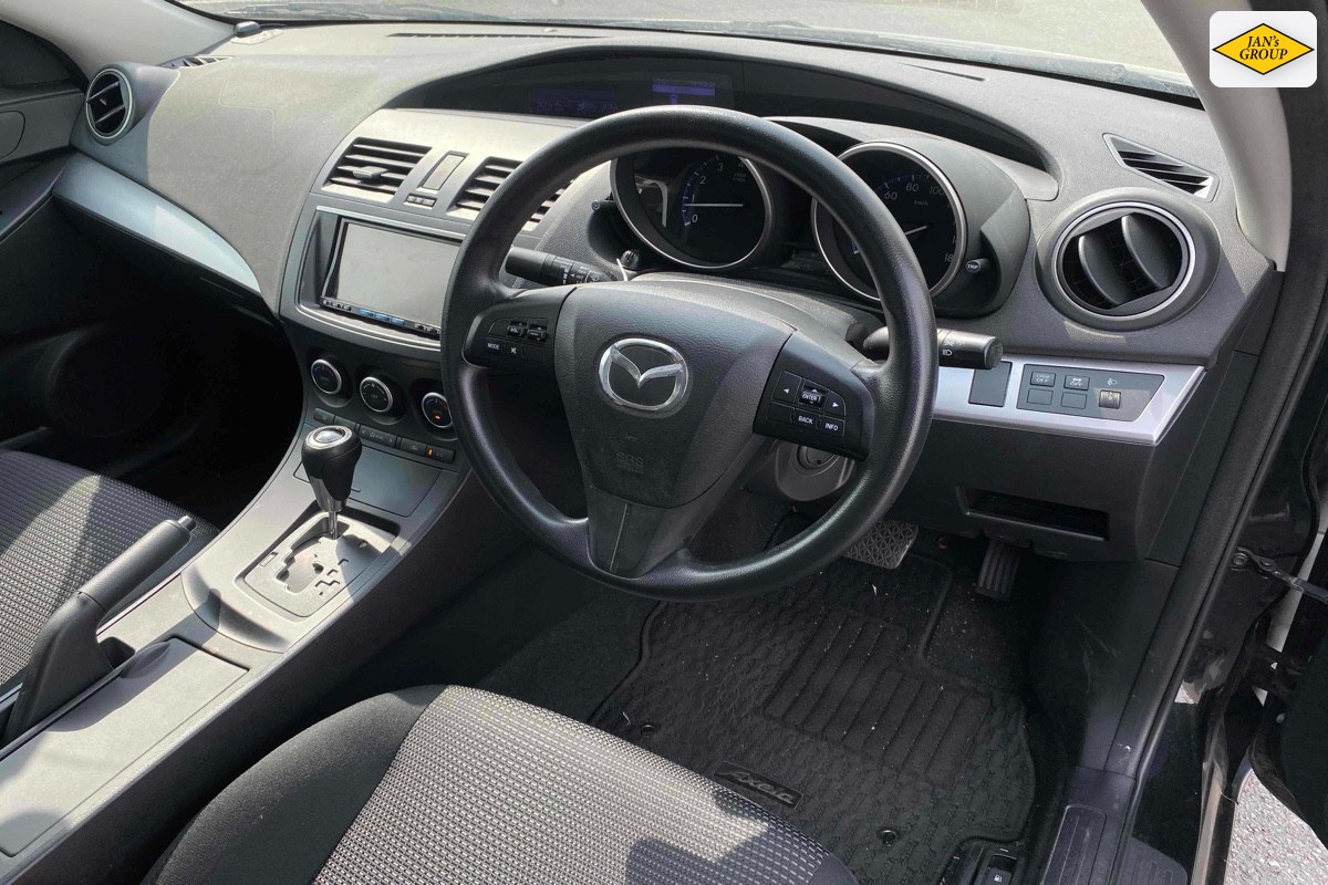 2012 Mazda Axela