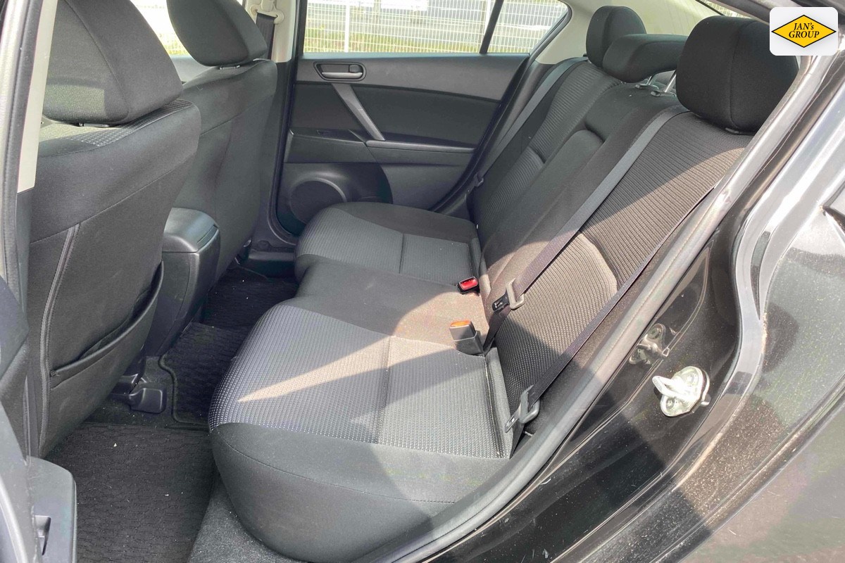 2012 Mazda Axela