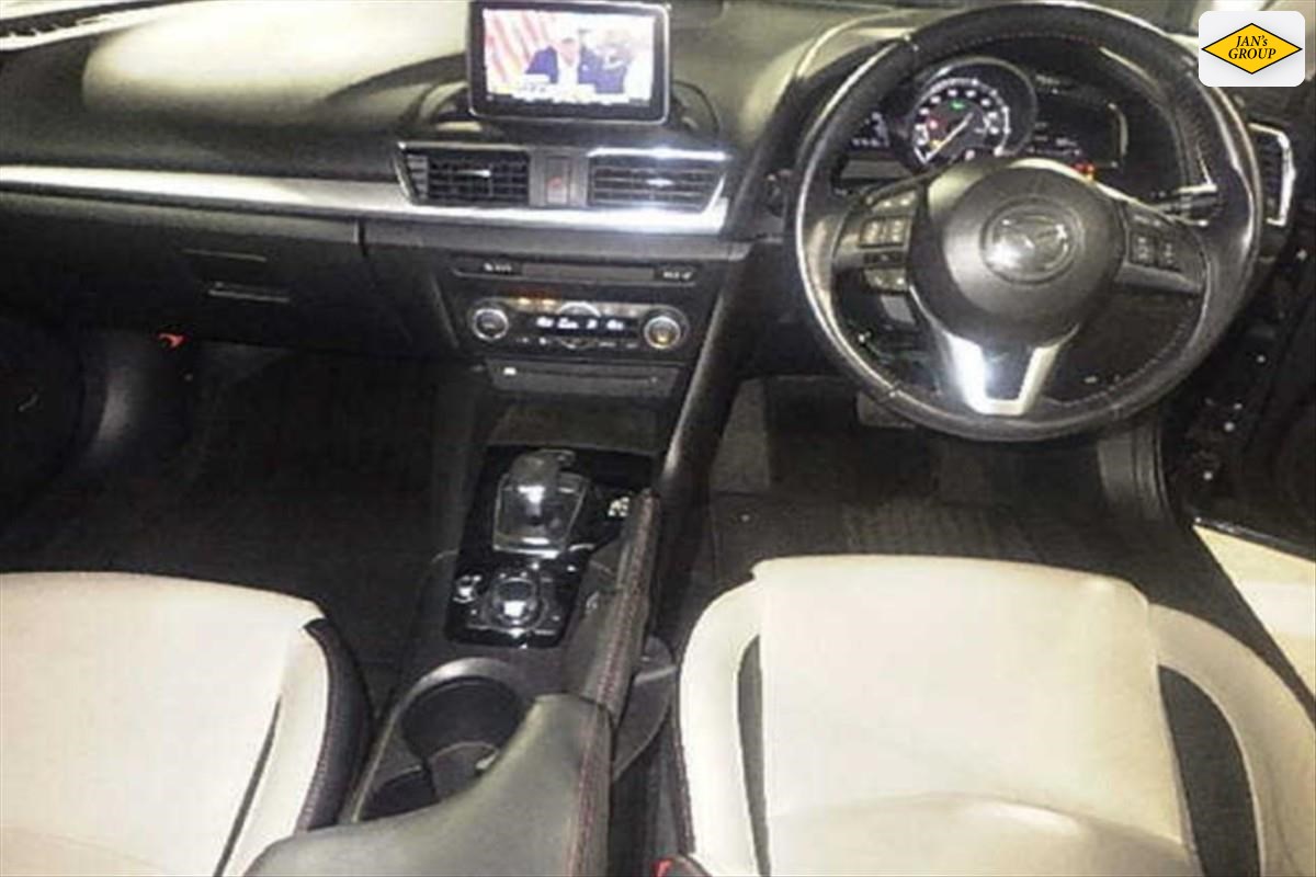 2015 Mazda Axela