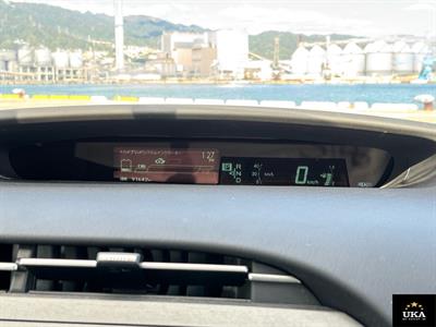 2013 Toyota Prius - Thumbnail