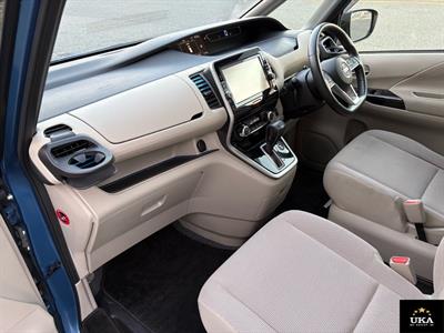 2017 Nissan Serena - Thumbnail