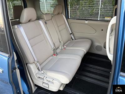 2017 Nissan Serena - Thumbnail