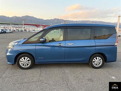 2017 Nissan Serena - Thumbnail