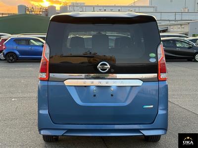 2017 Nissan Serena - Thumbnail