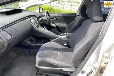 2012 Toyota Prius - Thumbnail