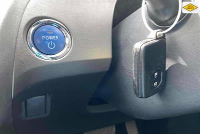 2012 Toyota Prius - Thumbnail