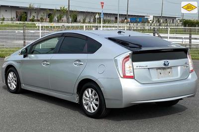 2012 Toyota Prius - Thumbnail