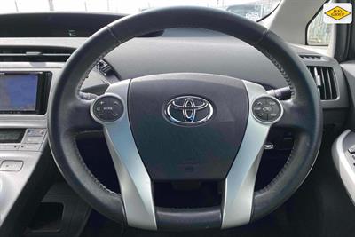 2012 Toyota Prius - Thumbnail
