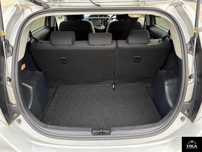 2015 Toyota Aqua - Thumbnail