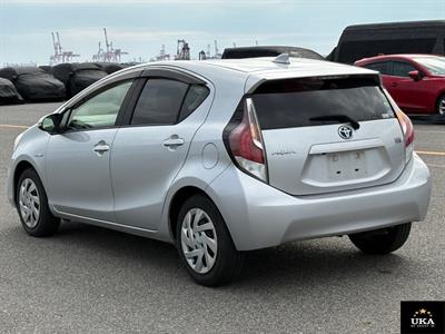 2015 Toyota Aqua - Thumbnail