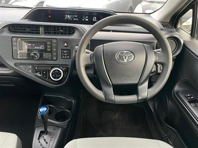 2017 Toyota Aqua - Thumbnail