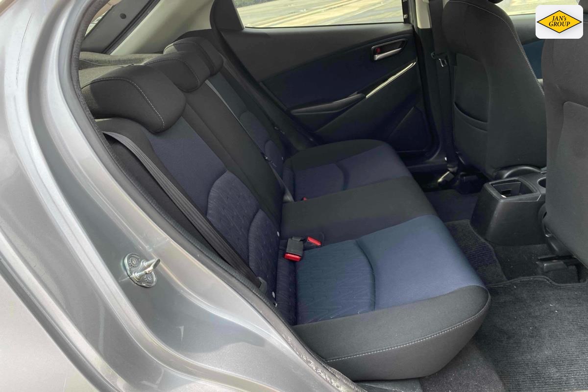 2015 Mazda Demio