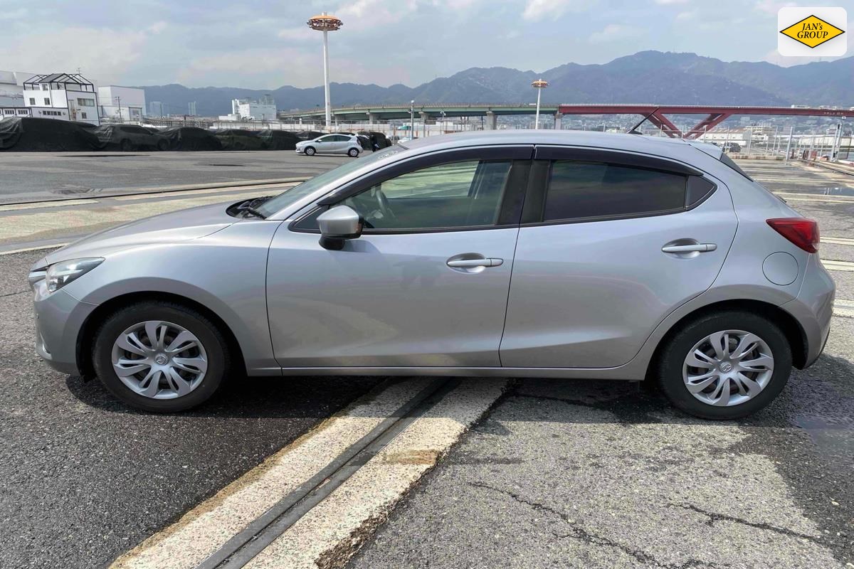 2015 Mazda Demio