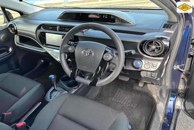 2016 Toyota Aqua - Thumbnail