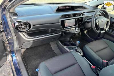 2016 Toyota Aqua - Thumbnail
