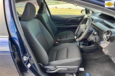 2016 Toyota Aqua - Thumbnail