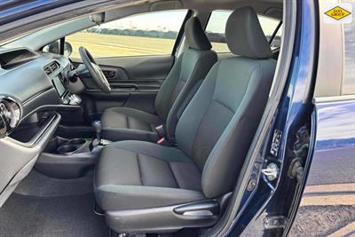 2016 Toyota Aqua - Thumbnail