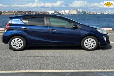 2016 Toyota Aqua - Thumbnail