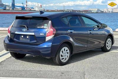 2016 Toyota Aqua - Thumbnail