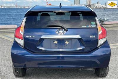 2016 Toyota Aqua - Thumbnail