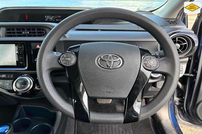 2016 Toyota Aqua - Thumbnail