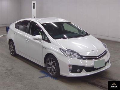 2014 Toyota Prius - Thumbnail