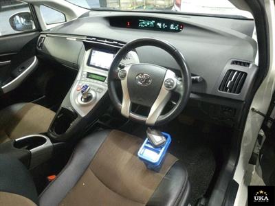 2014 Toyota Prius - Thumbnail