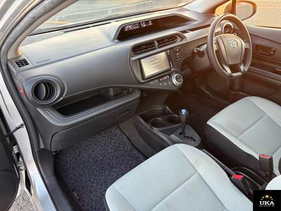 2015 Toyota Aqua - Thumbnail