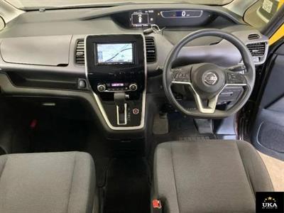 2017 Nissan Serena - Thumbnail