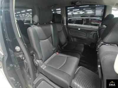 2013 Nissan Serena - Thumbnail