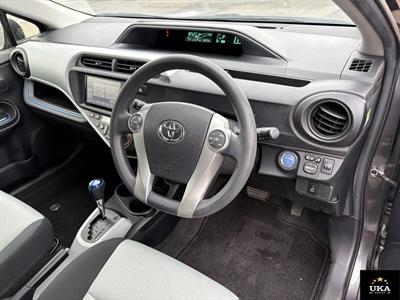 2013 Toyota Aqua - Thumbnail