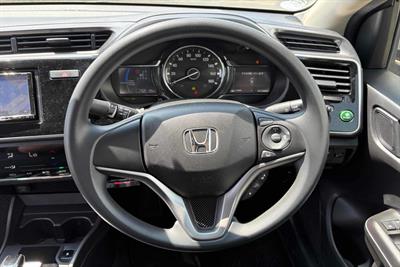 2020 Honda Grace - Thumbnail