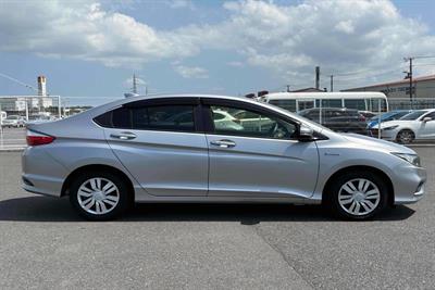 2020 Honda Grace - Thumbnail
