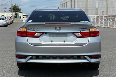 2020 Honda Grace - Thumbnail