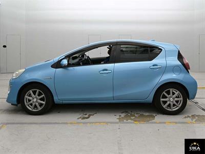 2015 Toyota Aqua - Thumbnail