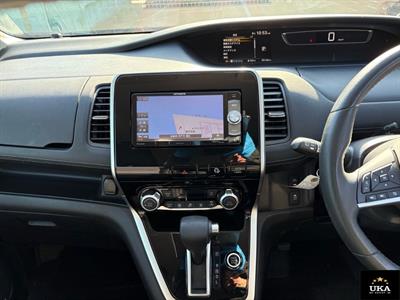 2017 Nissan Serena - Thumbnail